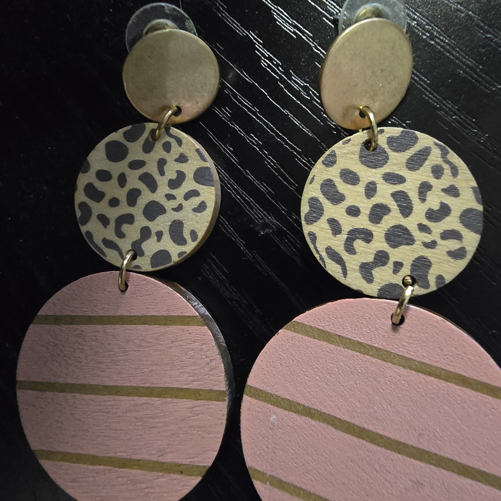 Plunder Pink, Gold & Cream Leopard Drop Earrings